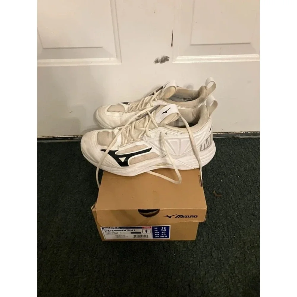 Mizuno Women's Wave Momentum 2 Volleyball Shoes Size 10 White Navy Blue with Box